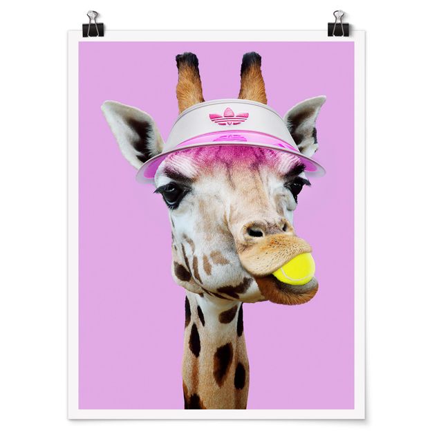Poster - Jonas Loose - Giraffe beim Tennis - Hochformat 3:4