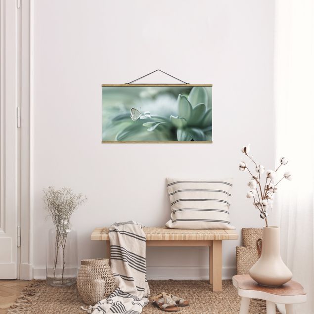 Stoffbild mit Posterleisten - Schmetterling und Tautropfen in Pastellgrün - Querformat 2:1