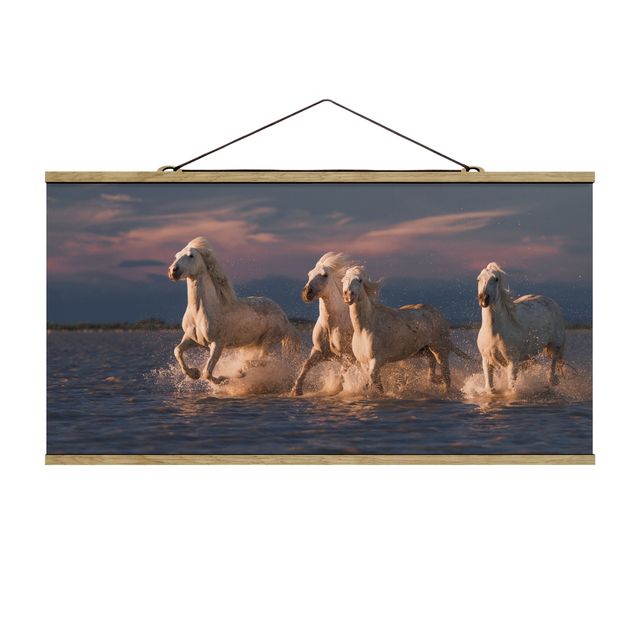 Stoffbild mit Posterleisten - Wilde Pferde in Kamargue - Querformat 2:1