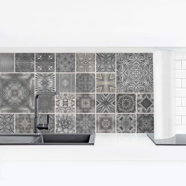 Küchenrückwand - Graue Dschungelfliesen mit Silberschimmer