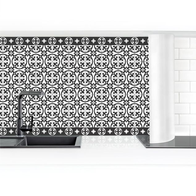 Küchenrückwand - Geometrischer Fliesenmix Kreise Schwarz