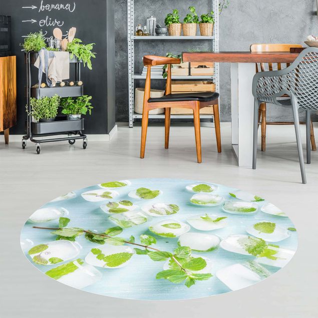 Moderne Teppiche Eiswürfel mit Minzblättern