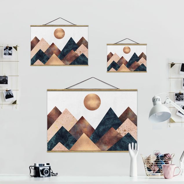 Stoffbild mit Posterleisten - Elisabeth Fredriksson - Geometrische Berge Bronze - Querformat 3:2