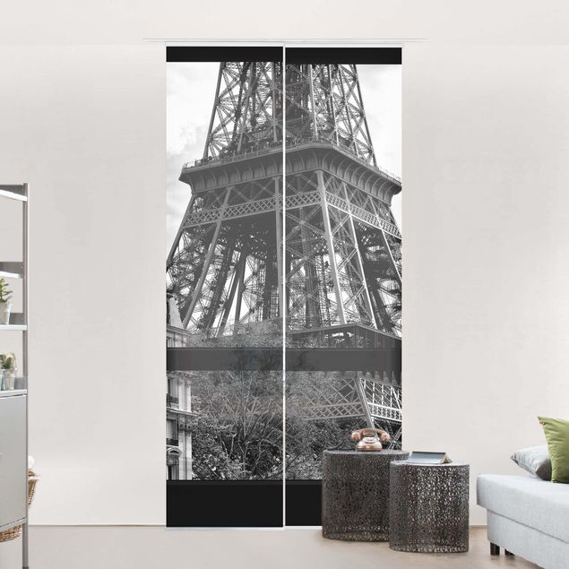 Schiebegardinen Set - Fensterausblick Paris - Nahe am Eiffelturm schwarz weiß - Flächenvorhänge