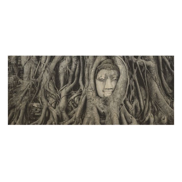 Holzbild - Buddha in Ayutthaya von Baumwurzeln gesäumt in Schwarzweiß - Panorama Quer