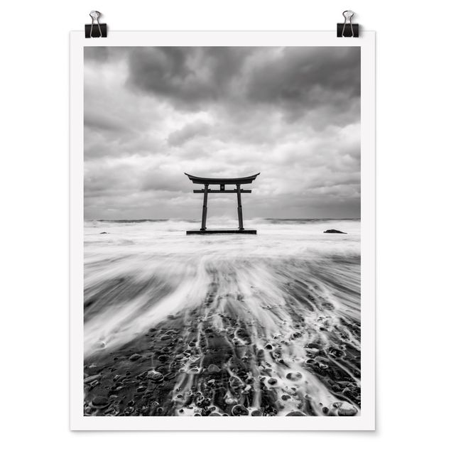 Poster - Japanisches Torii im Meer - Hochformat 3:4
