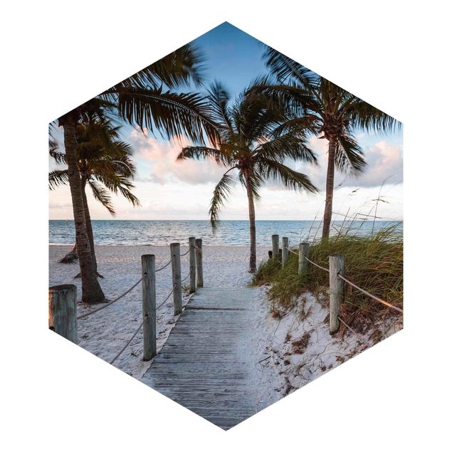 Hexagon Fototapete selbstklebend - Palmen am Steg zum Meer