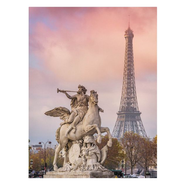 Leinwandbild - Reiterstatue vor Eiffelturm - Hochformat 3:4