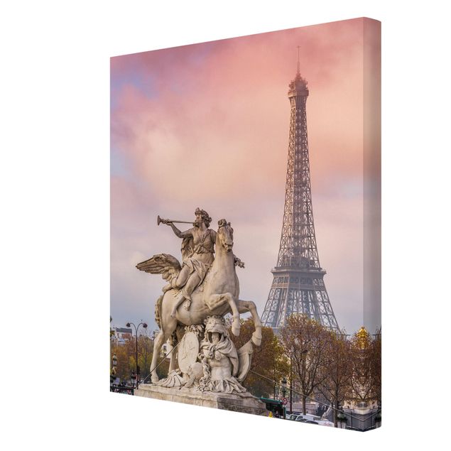 Leinwandbild - Reiterstatue vor Eiffelturm - Hochformat 3:4