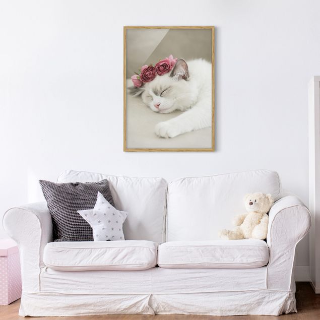 Bild mit Rahmen - Schlafende Katze mit Rosen - Hochformat