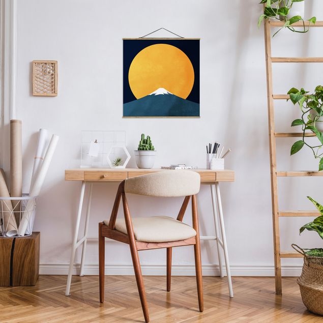 Stoffbild mit Posterleisten - Sonne, Mond und Berge - Quadrat 1:1