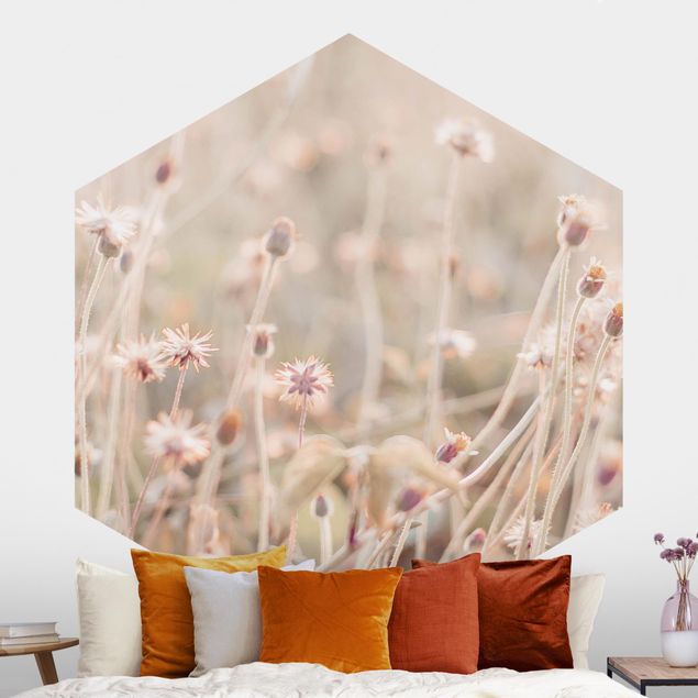 Hexagon Mustertapete selbstklebend - Strahlende Blumenwiese