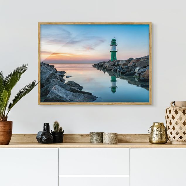 Bild mit Rahmen - Sunset at the Lighthouse - Querformat