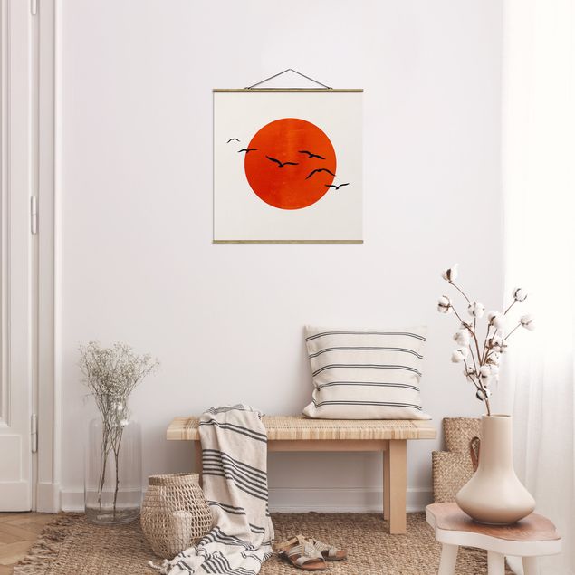 Stoffbild mit Posterleisten - Vogelschwarm vor roter Sonne I - Quadrat 1:1