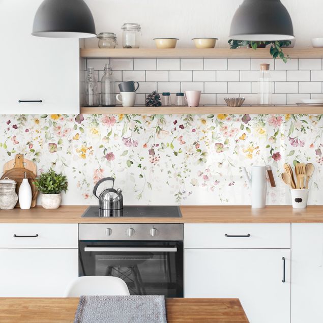 Küchenrückwand - Zartes Blütenarrangement